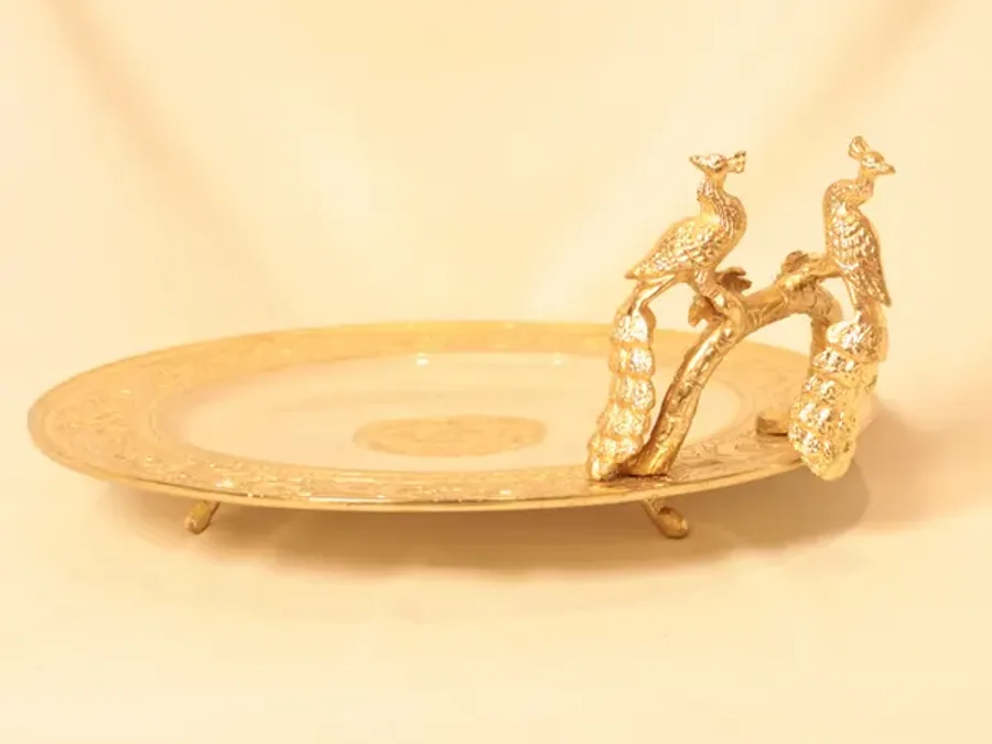 Guruji Luxury Trays & Hampers catalogue cover